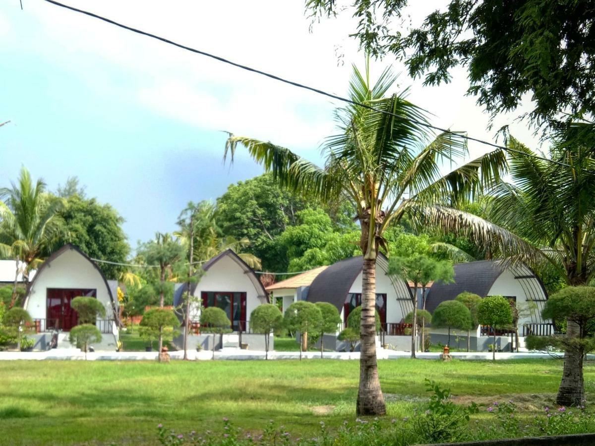 Nusa Indah Bungalows ギリ・アイル エクステリア 写真